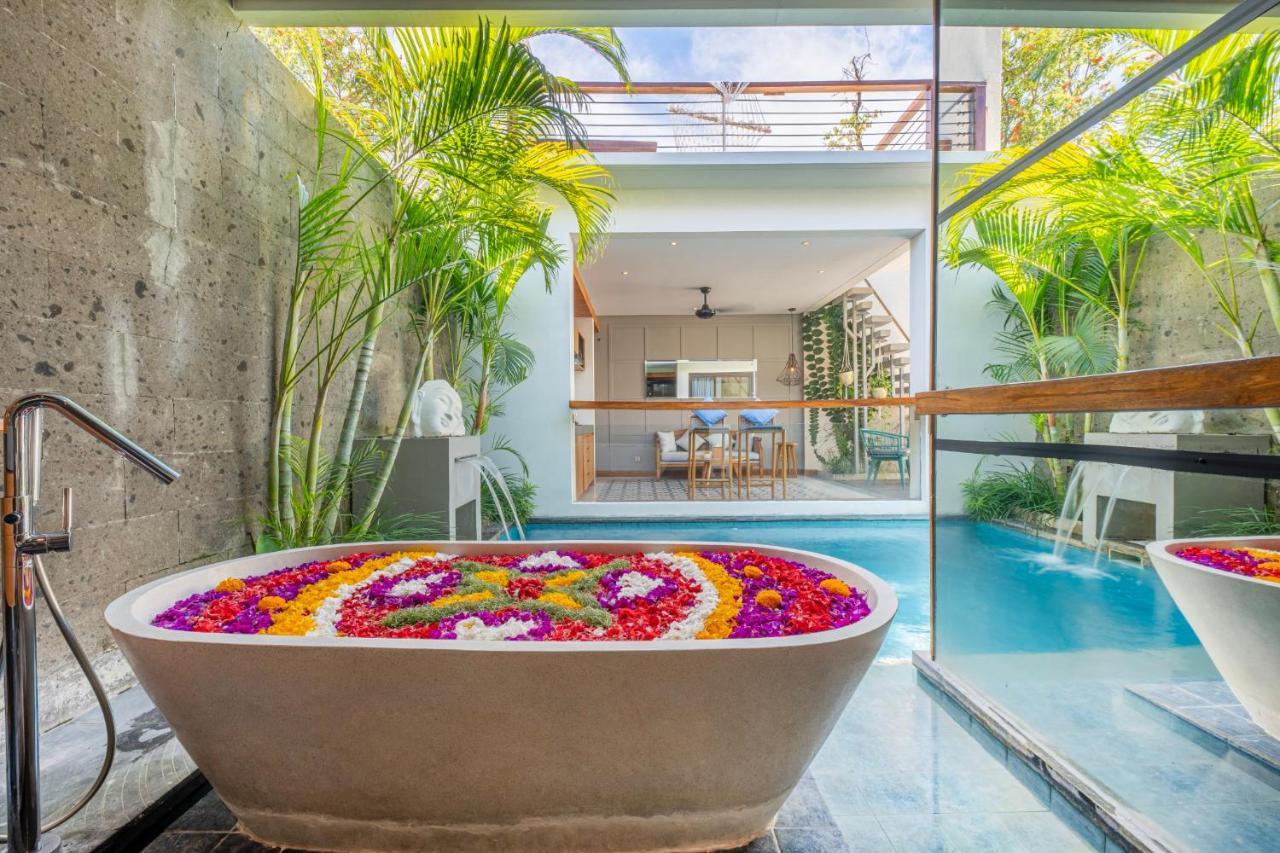 Ayona Villa Seminyak By Ini Vie Hospitality Екстериор снимка