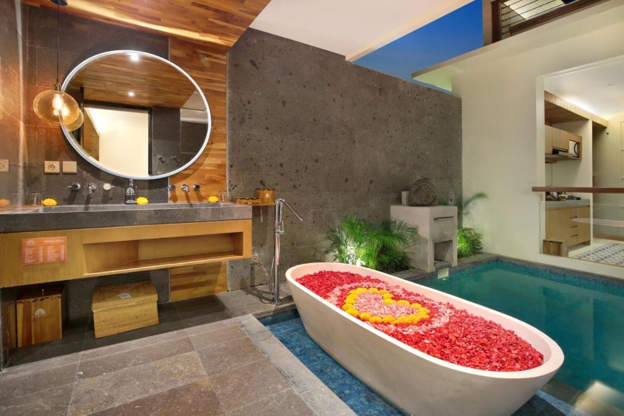 Ayona Villa Seminyak By Ini Vie Hospitality Екстериор снимка